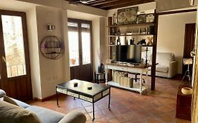 Sleep In Historic Puerta Elvira